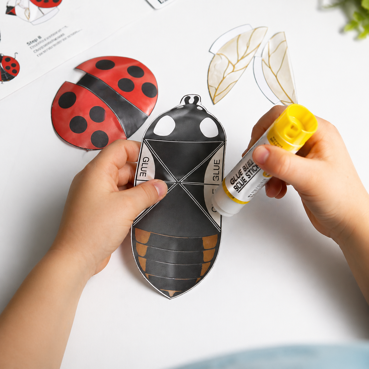 Moving Paper Craft With Tutorial For Kids: Easy-to-Make (22 Paper Crafts)